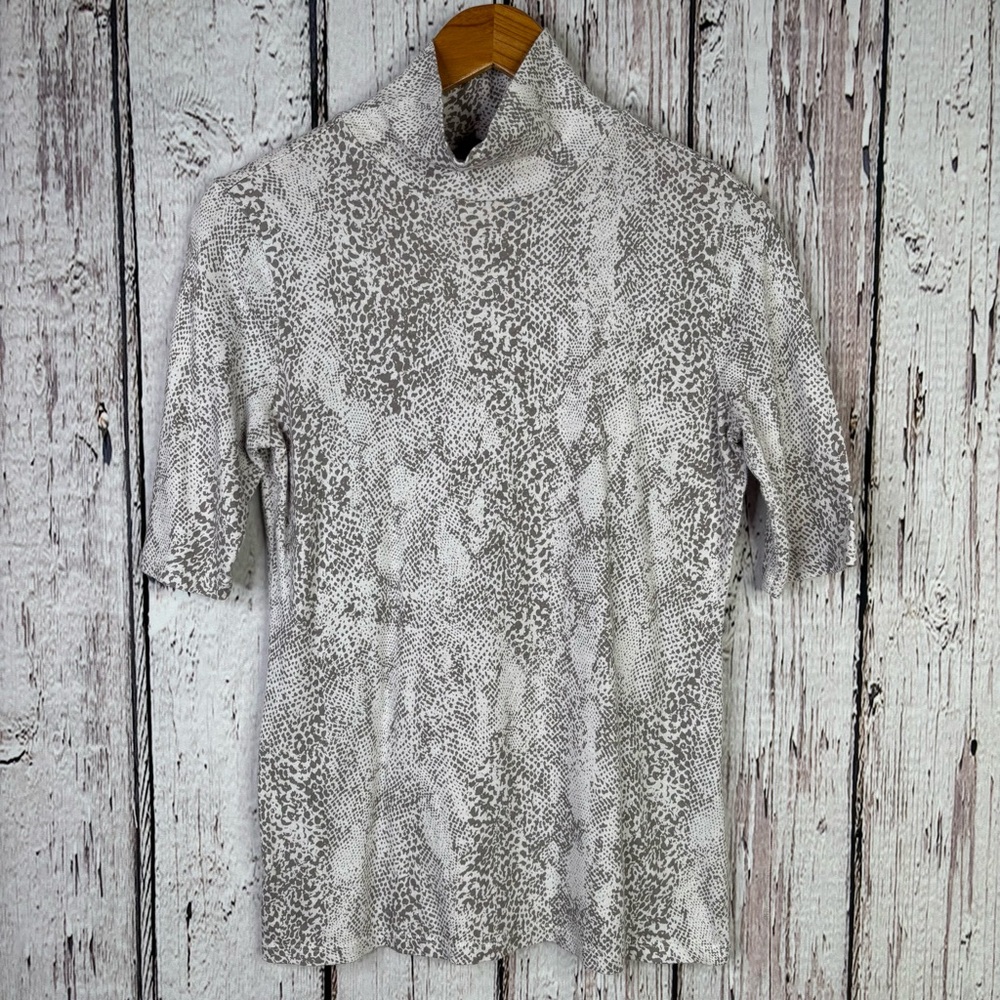 Ann Taylor Medium Mock/Turtleneck Blouse Shirt Gray Snakeskin Print Half Sleeve‎